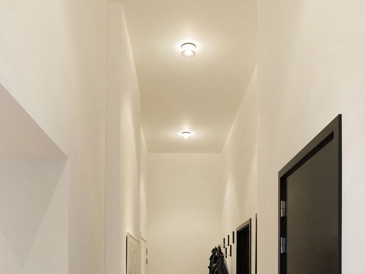 RIBAG verlichting aan hoog plafond